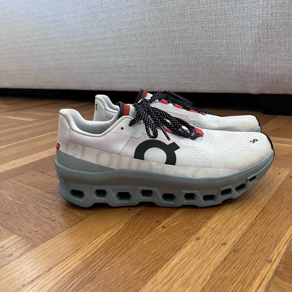 On Cloudmonster Frost|Surf color